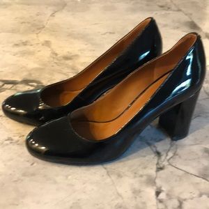 Black patent Franco sarto pumps